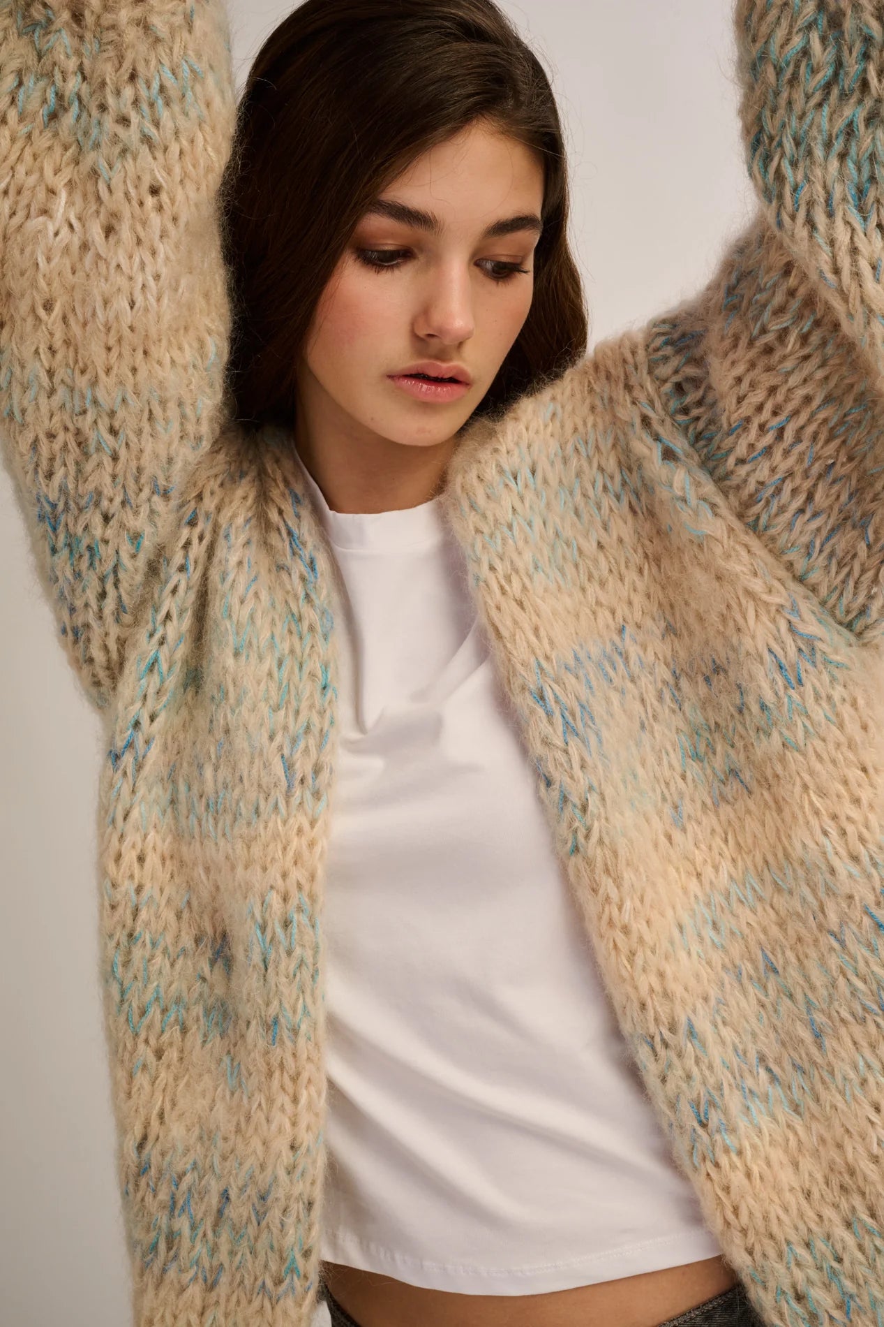 Les Tricots d’O |Brigitte Cardigan Short – Sand / Blue