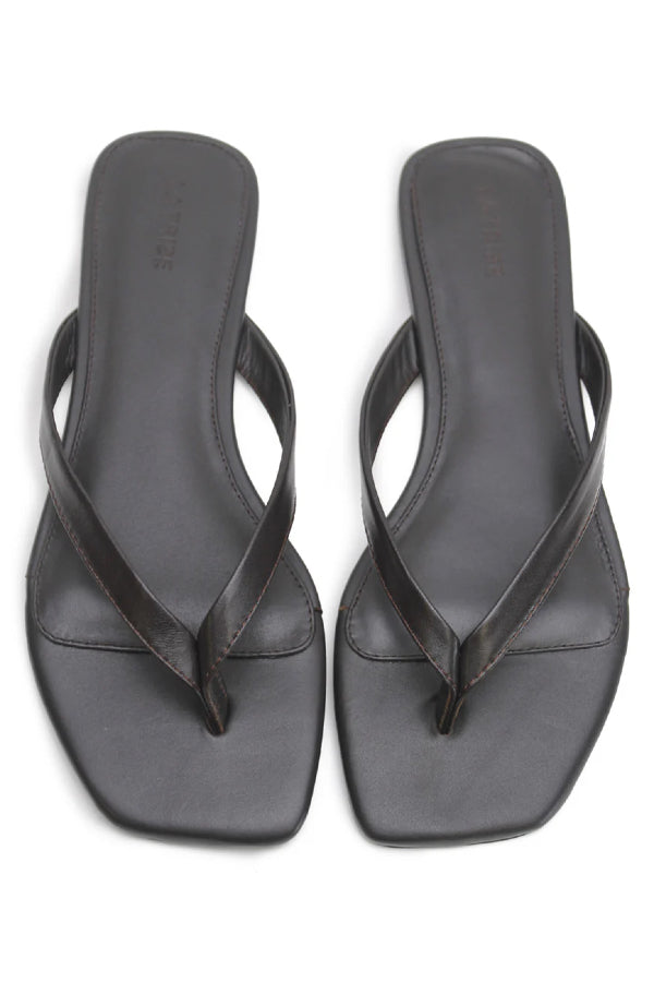 La Tribe | Square Toe Thong - Pepper