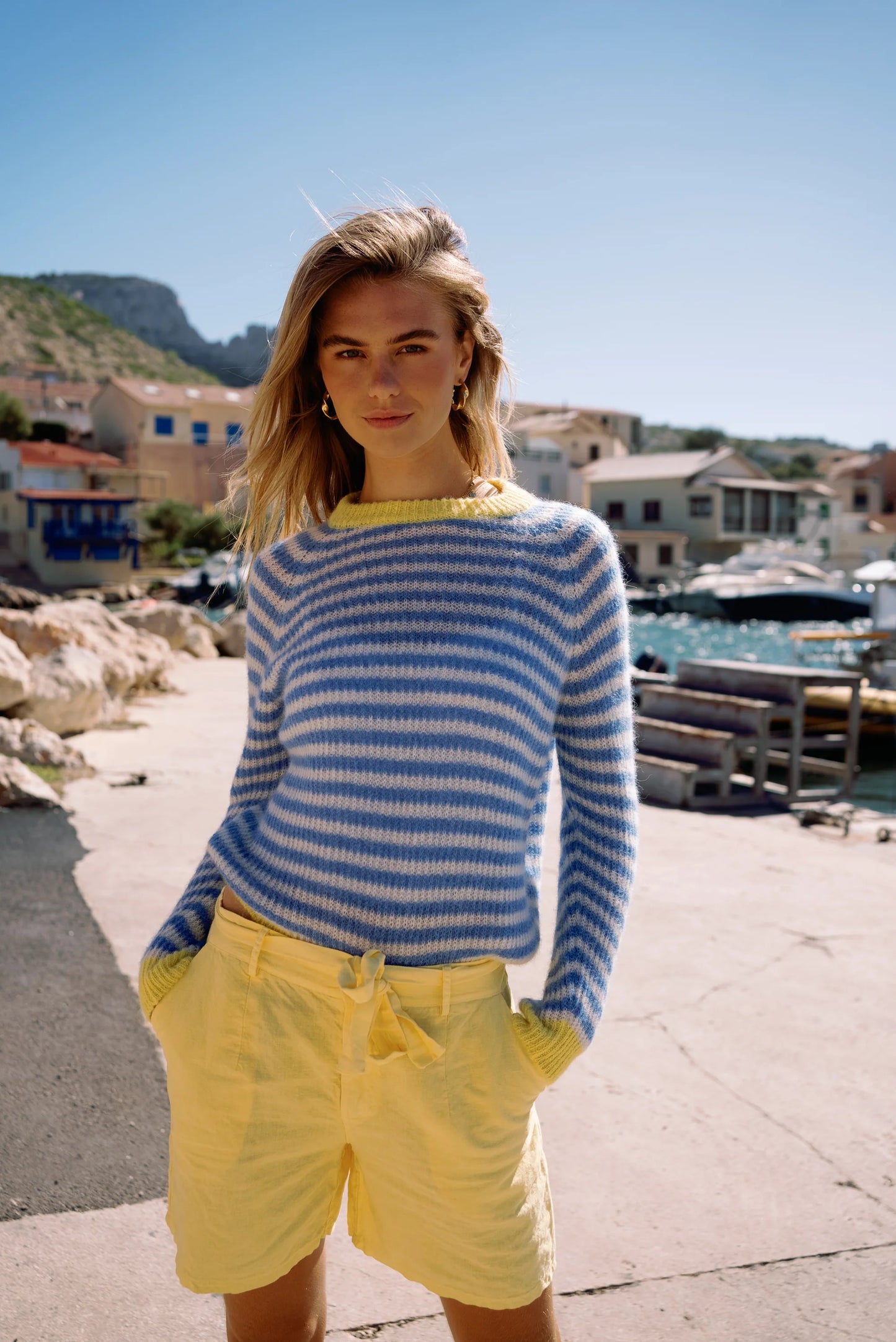 Les Tricots D'o | Cristina Alpaca Pullover Round Neck - Blue White Stripes/Yellow Cuffs