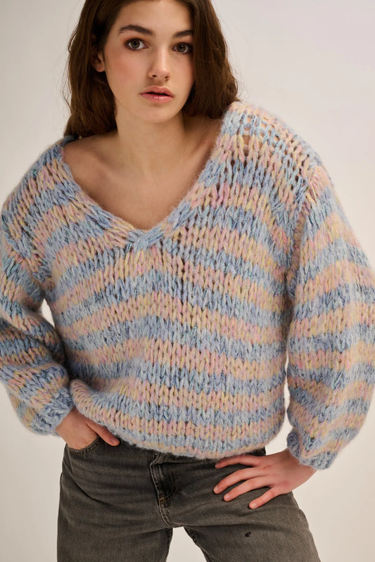 Les Tricots d’O | Lizzy Pullover V Neck - Pastel Blue/ Yellow/ Pink
