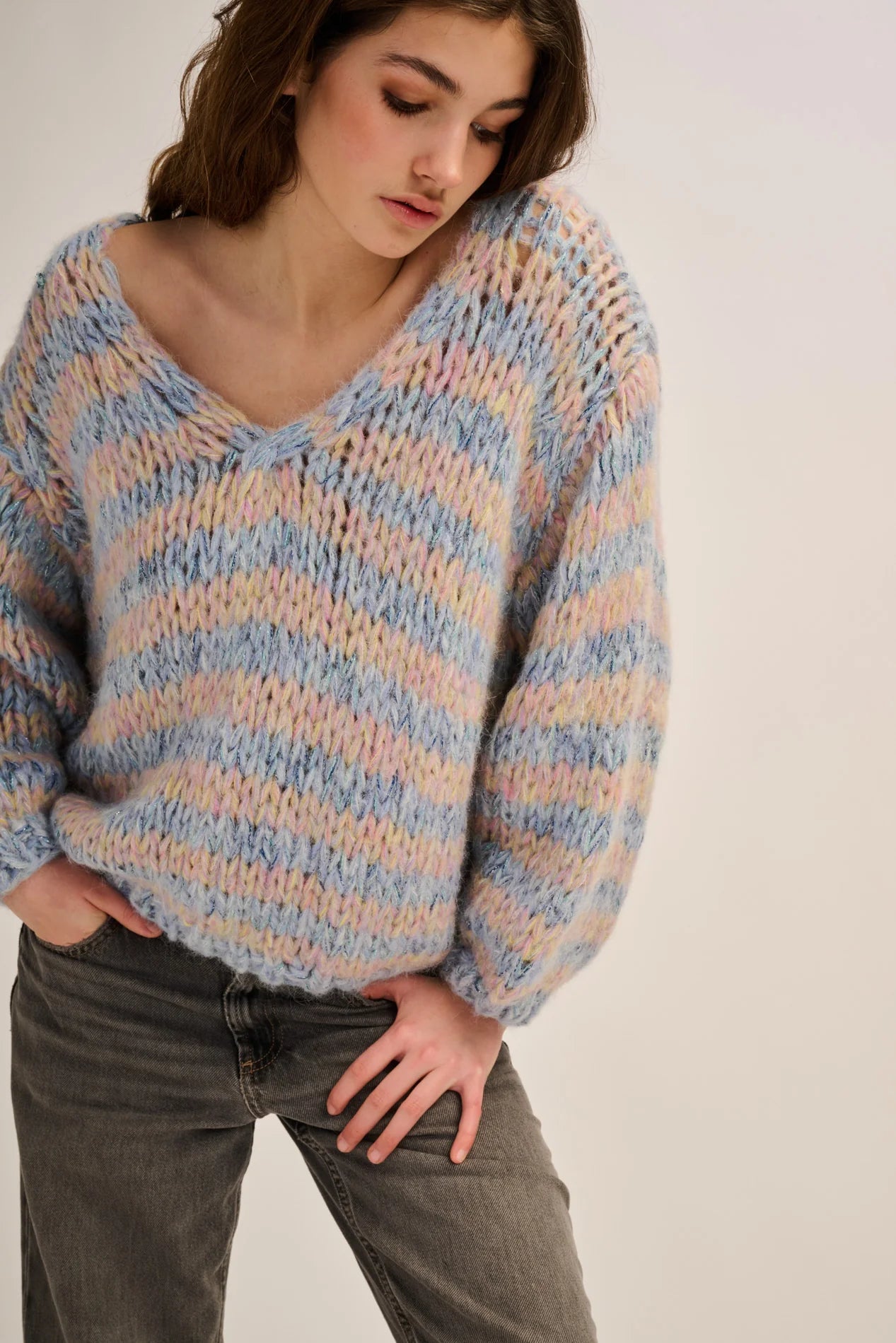 Les Tricots d’O | Lizzy Pullover V Neck - Pastel Blue/ Yellow/ Pink