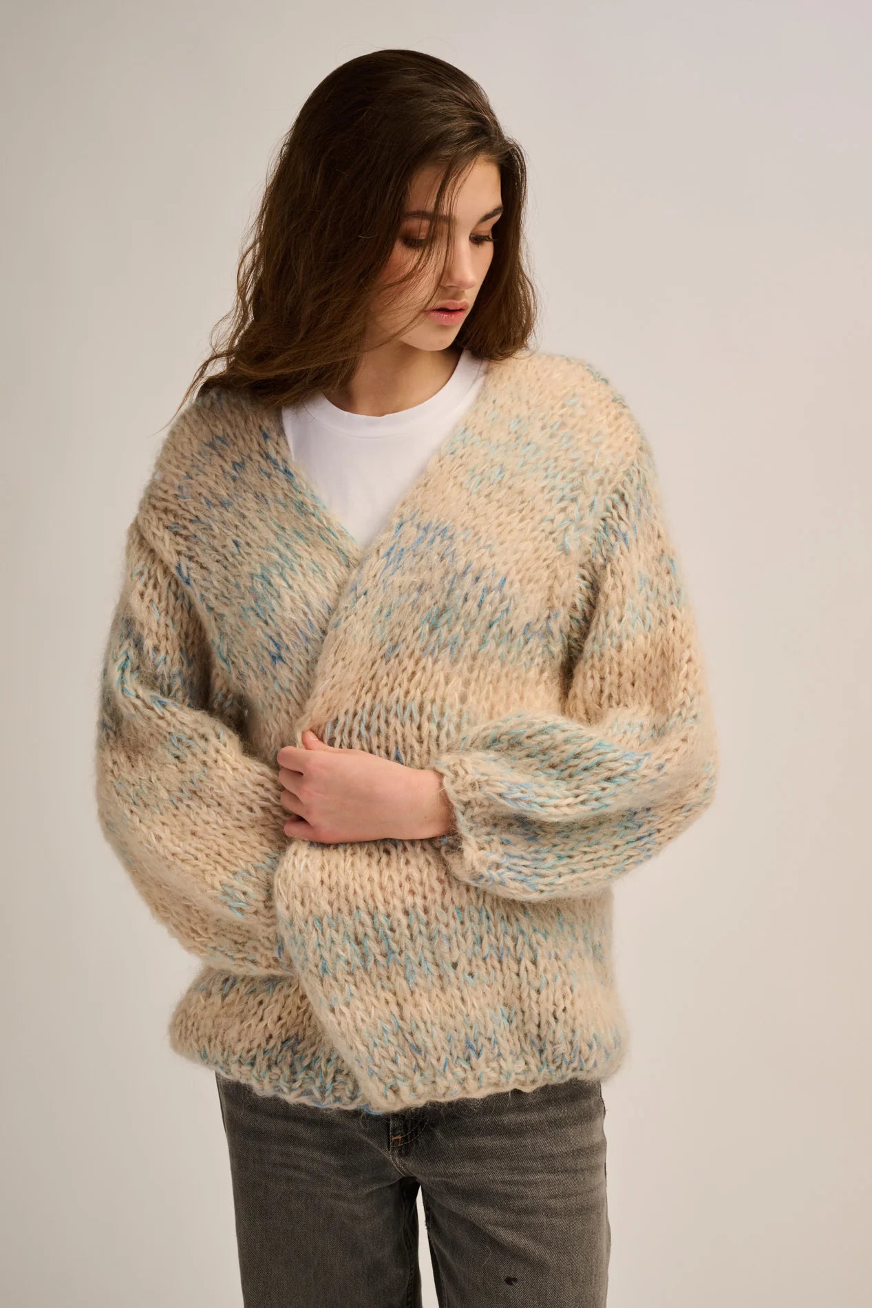 Les Tricots d’O |Brigitte Cardigan Short – Sand / Blue