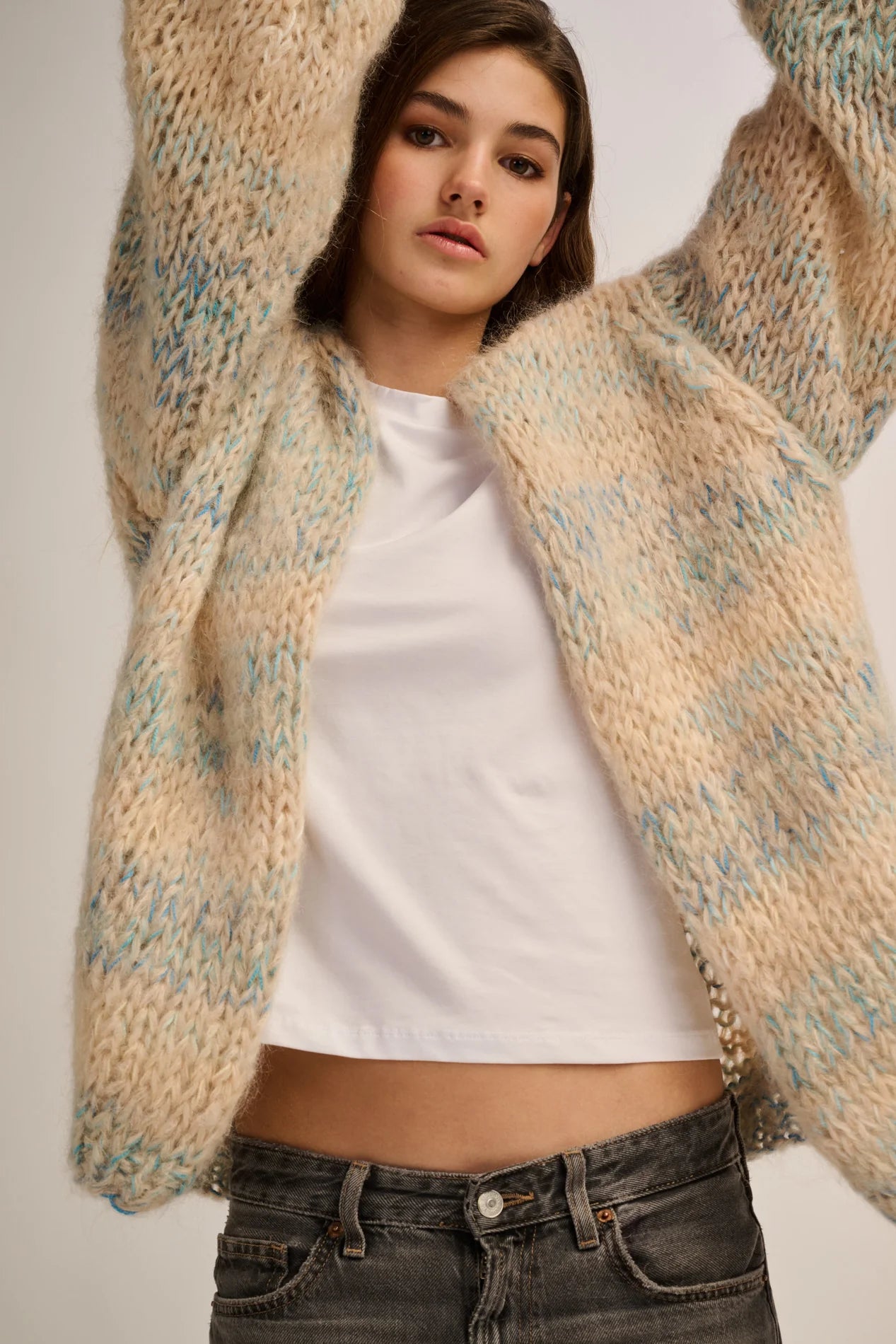 Les Tricots d’O |Brigitte Cardigan Short – Sand / Blue