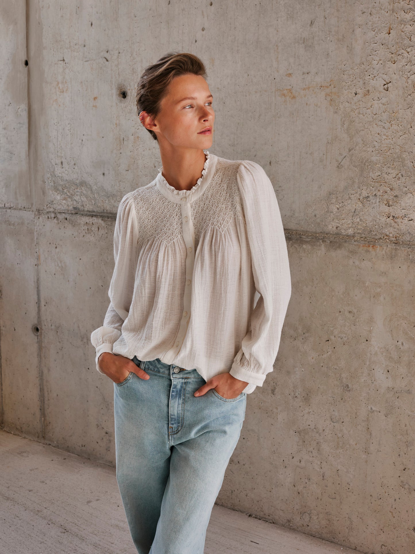 Indi & Cold | Camisa Embroidered Shirt - Blanco