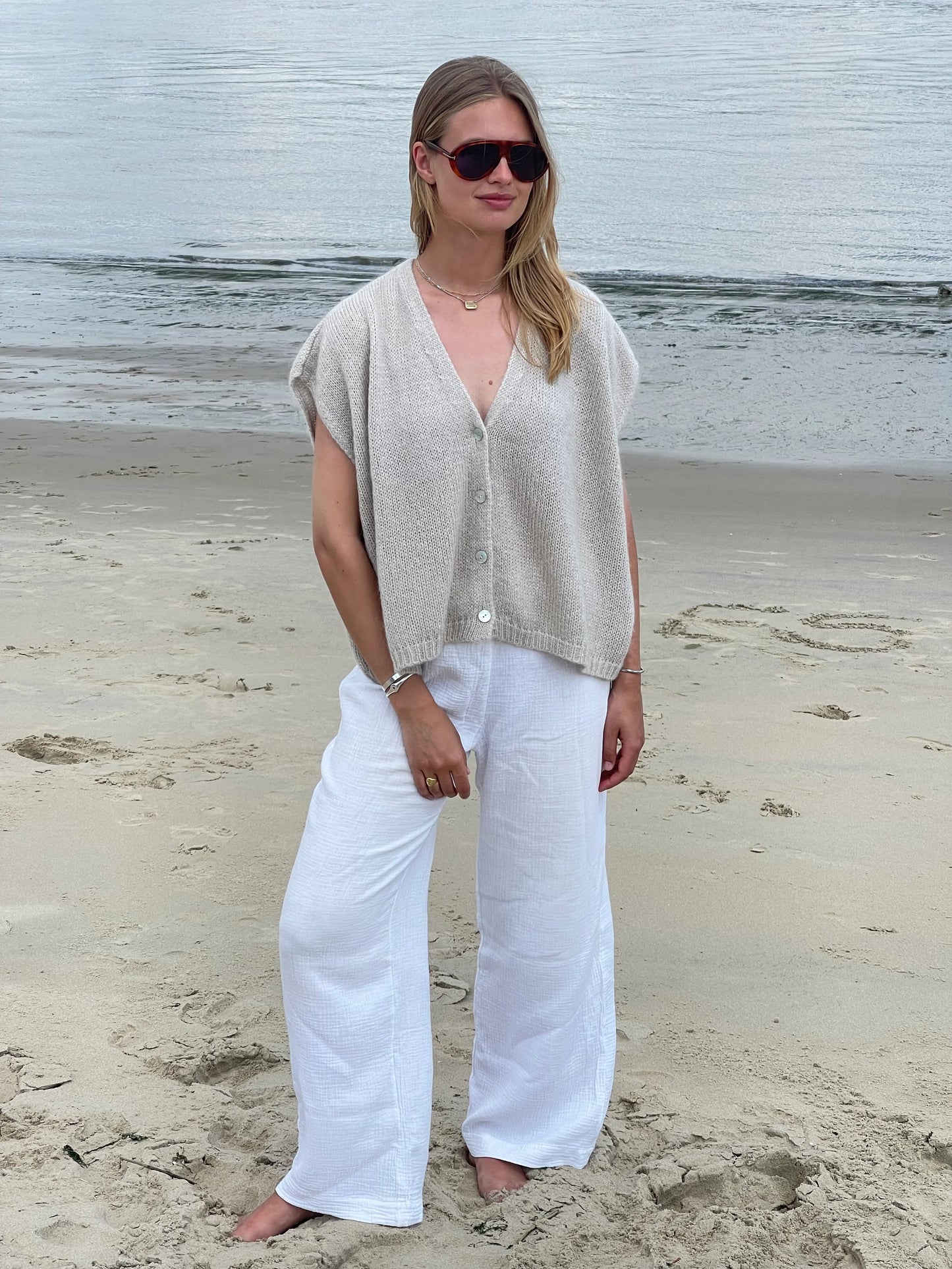 Lou & Odette | Elli Sleeveless V-Neck - Sand