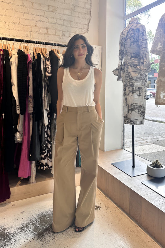 FRAME | Pleated Wide Leg Pant - Camel