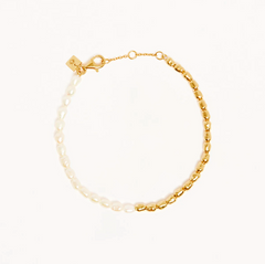 By Charlotte | By Your Side Pearl Bracelet - Unique Size