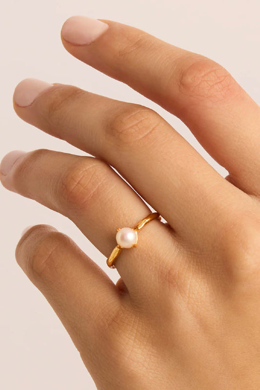 By Charlotte | Endless Grace Pearl Ring - Gold