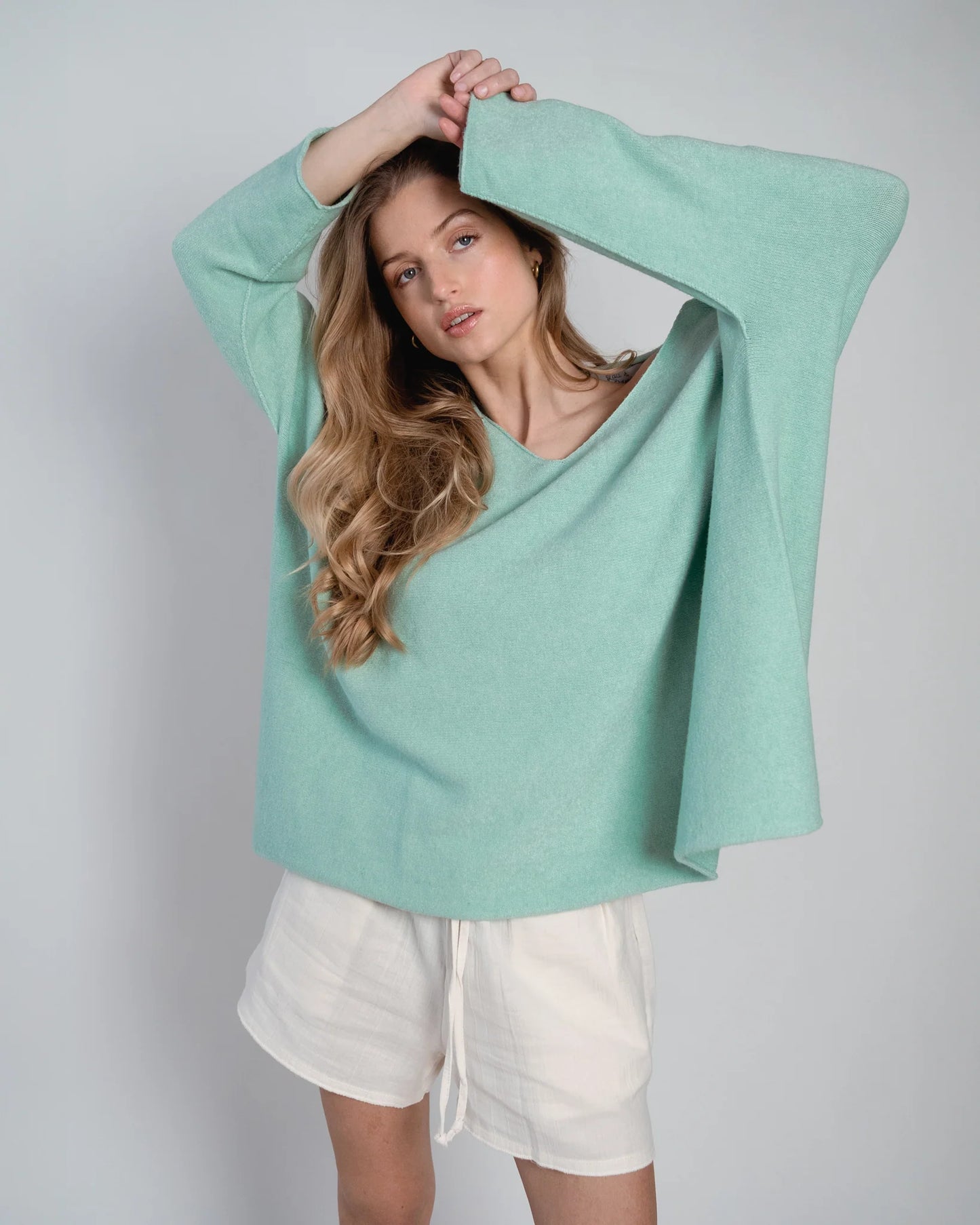Lou & Odette | Laura Pullover V-Neck - Mint