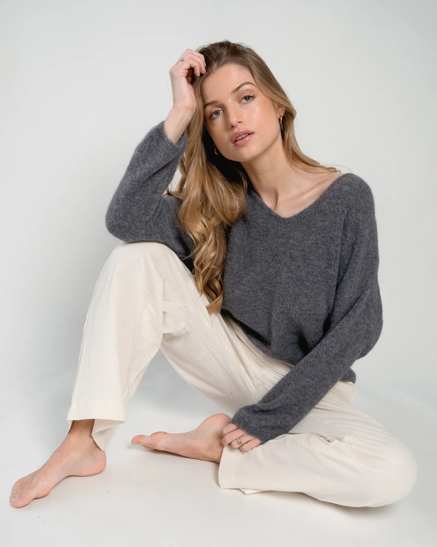 Lou & Odette | Bibi Pullover V-neck - Grey
