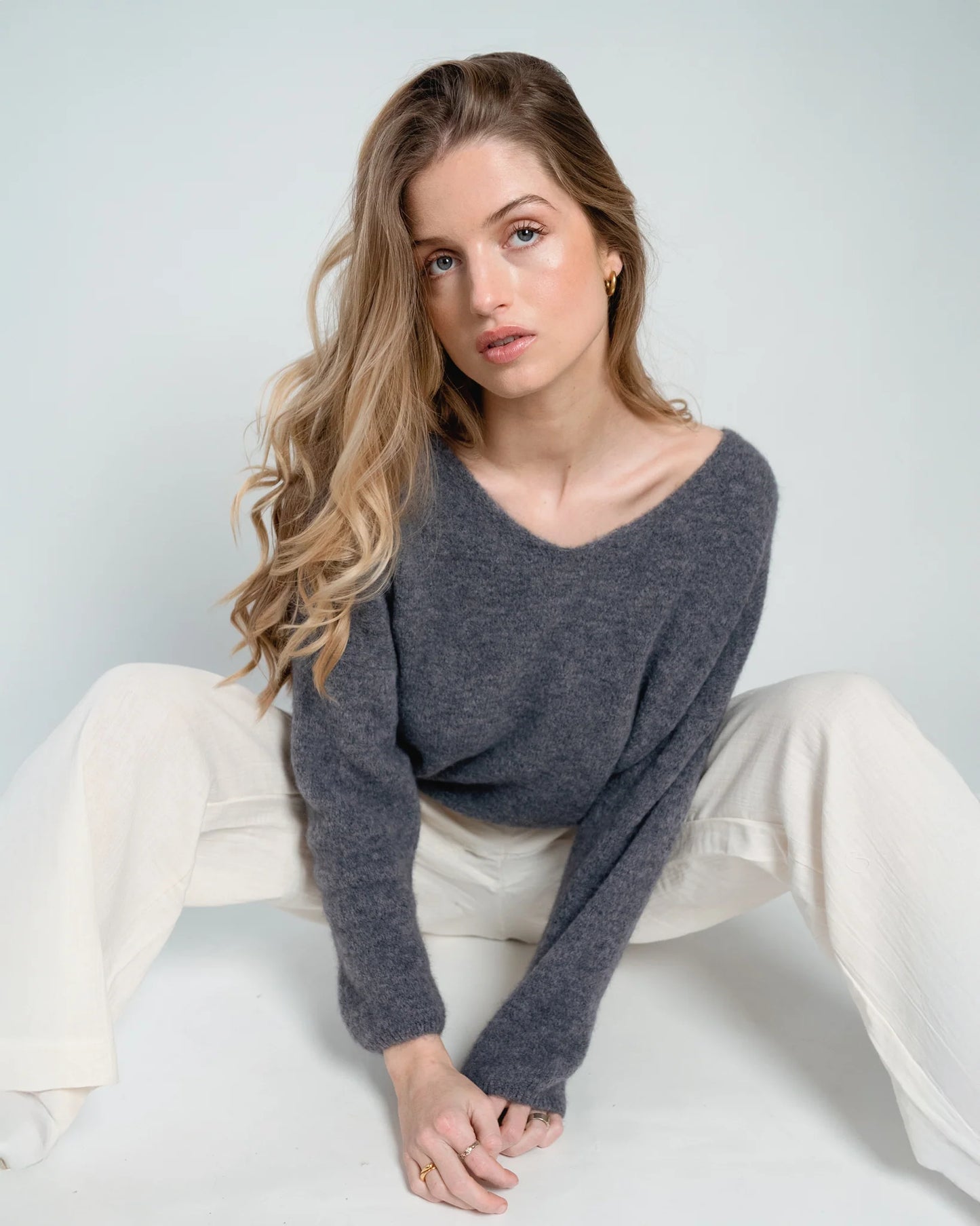 Lou & Odette | Bibi Pullover V-neck - Grey