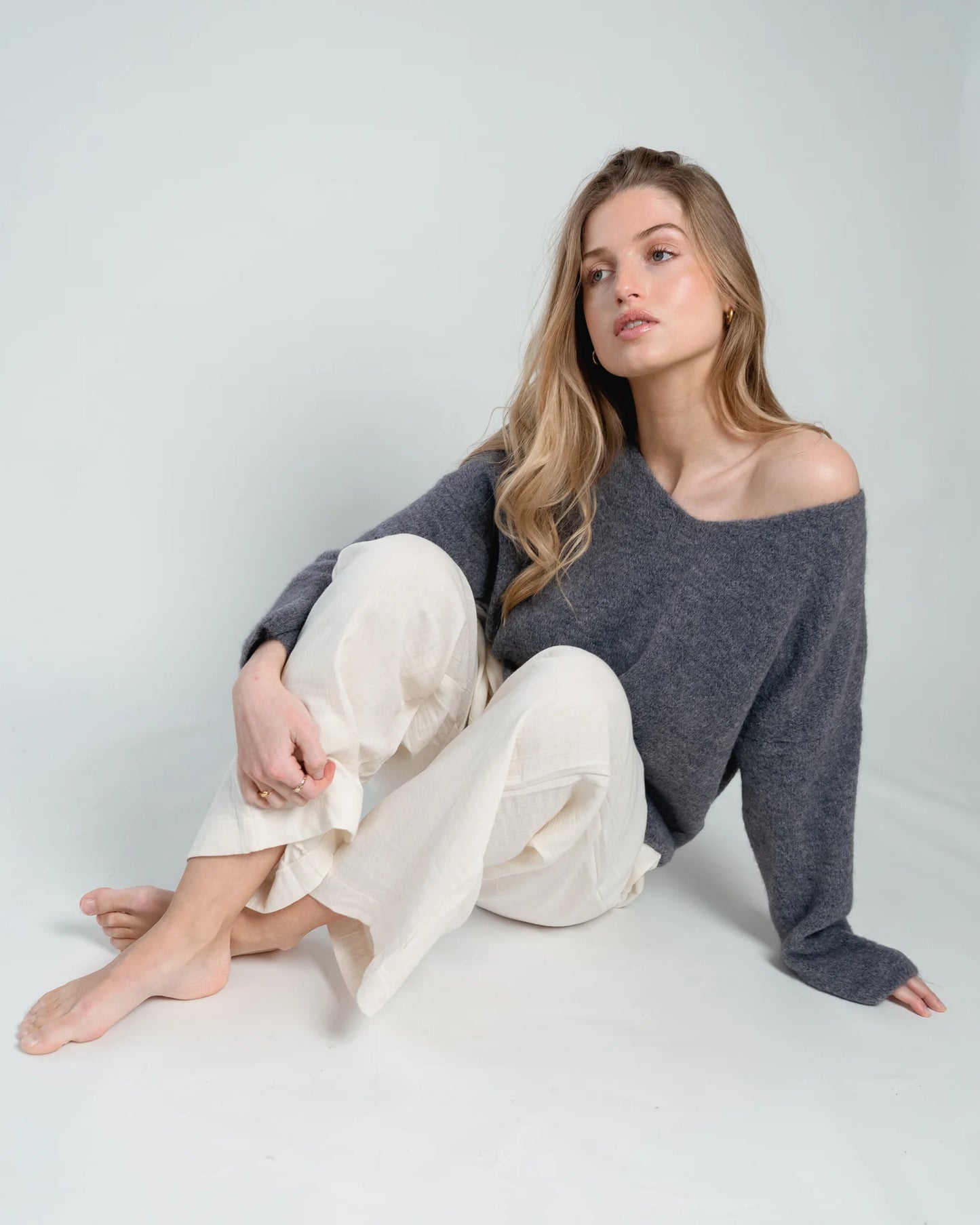 Lou & Odette | Bibi Pullover V-neck - Grey