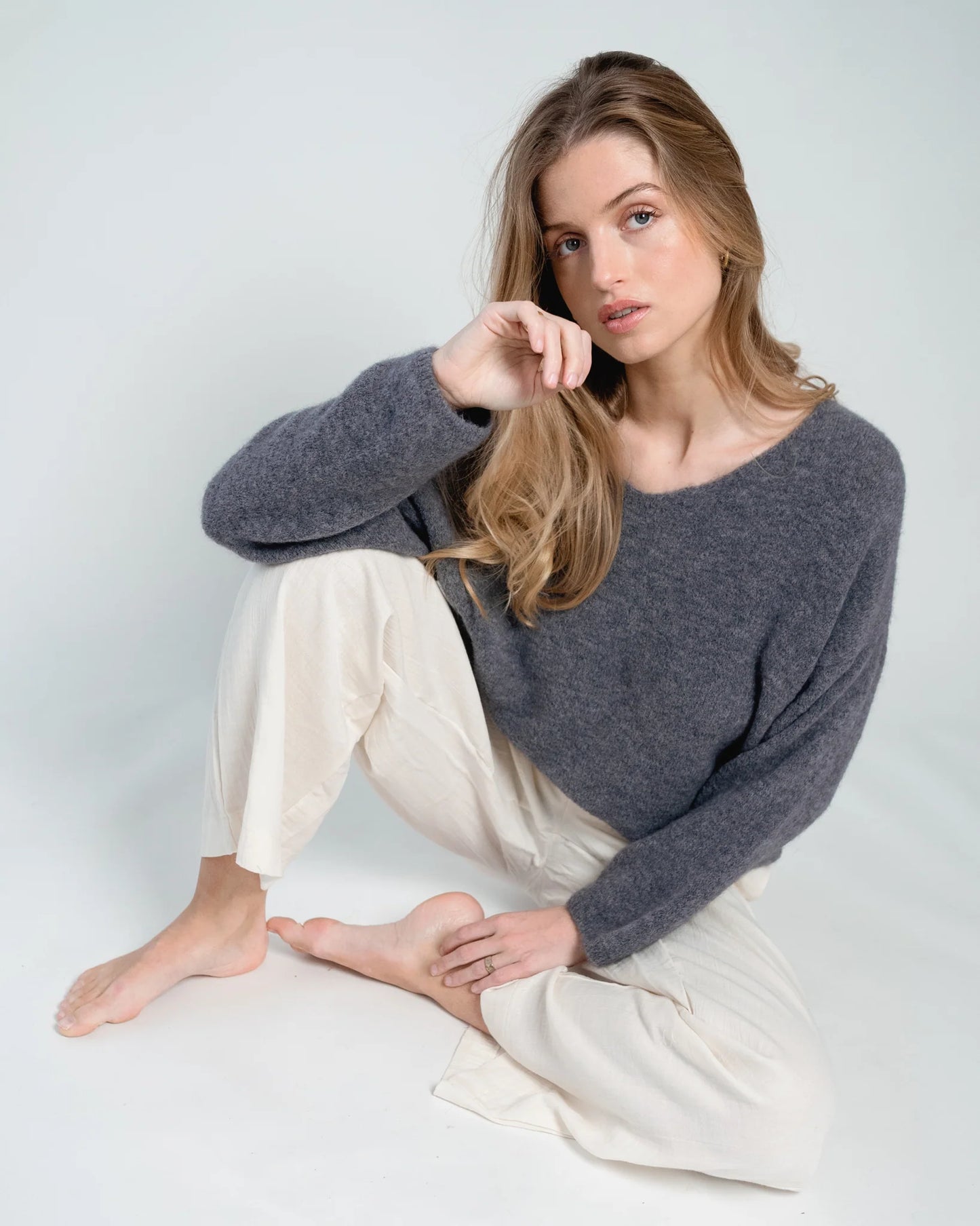Lou & Odette | Bibi Pullover V-neck - Grey