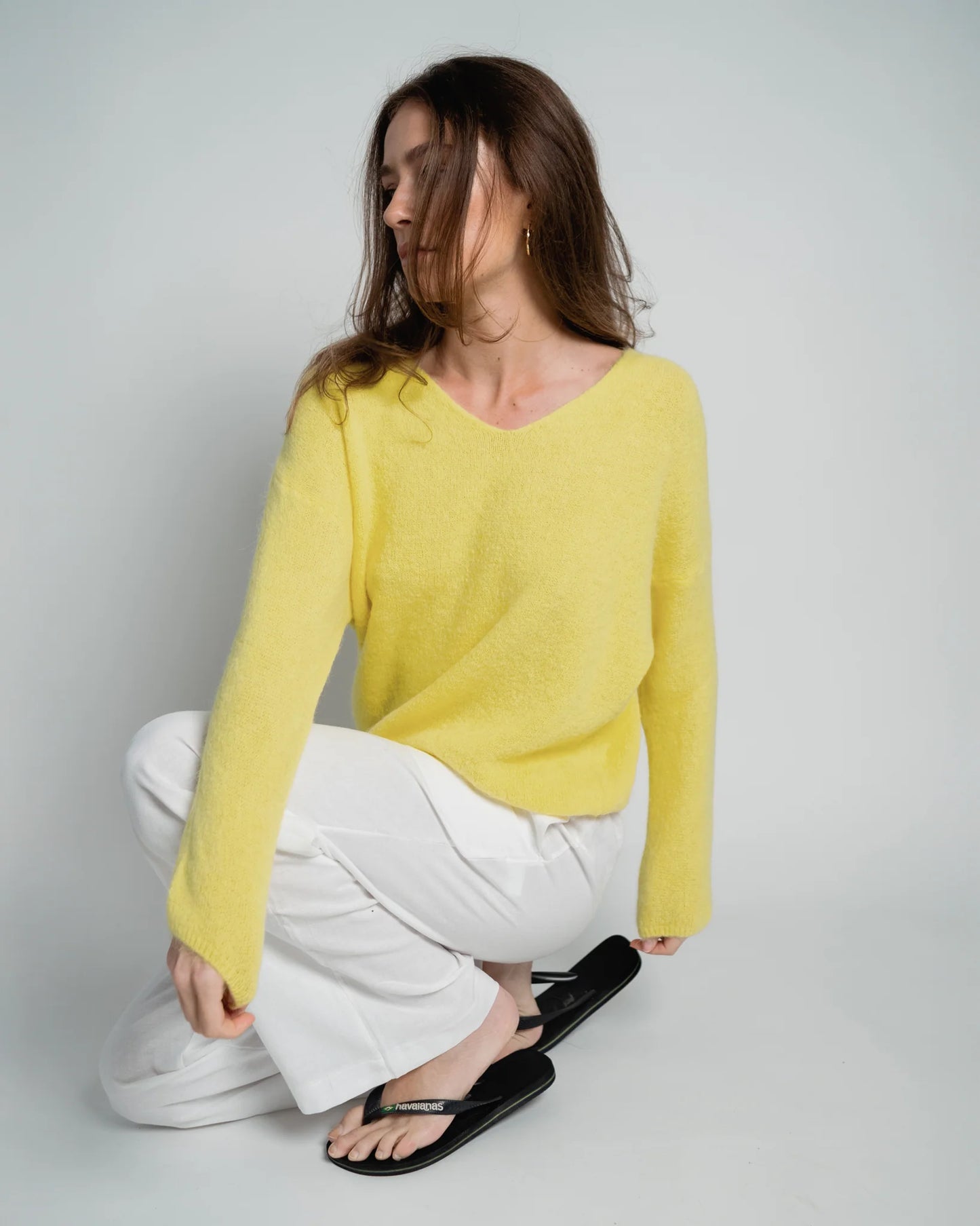 Lou & Odette | Bibi Pullover V-neck - Yellow