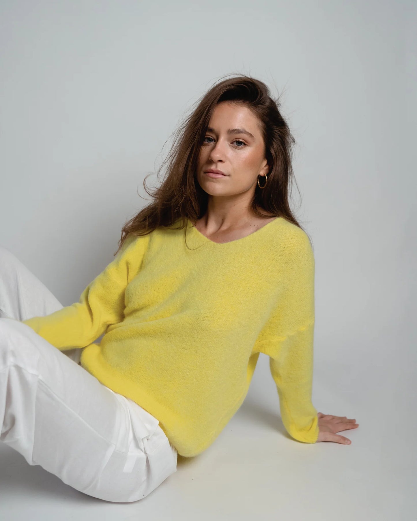 Lou & Odette | Bibi Pullover V-neck - Yellow