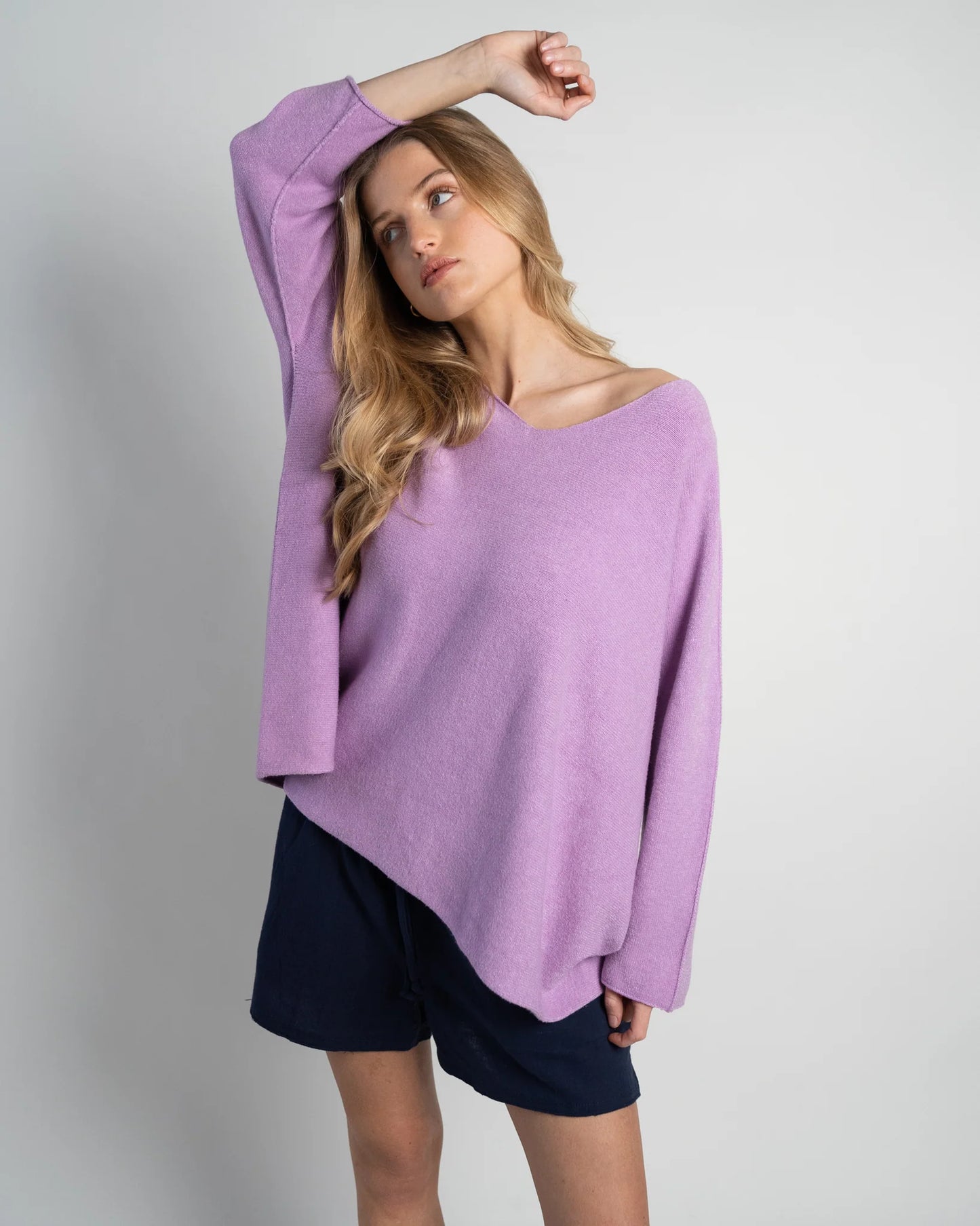 Lou & Odette | Laura Pullover V-Neck - Lilac