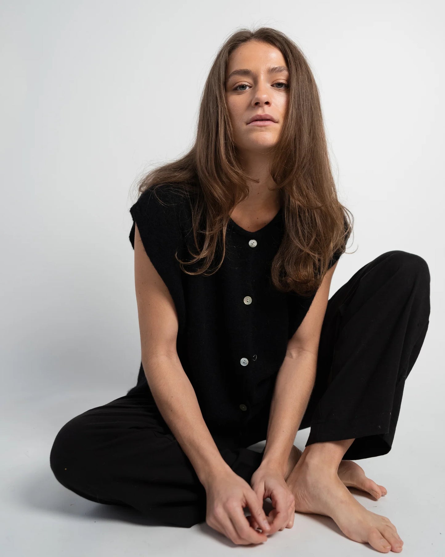 Lou & Odette | Demi Sleeveless Round Neck - Black
