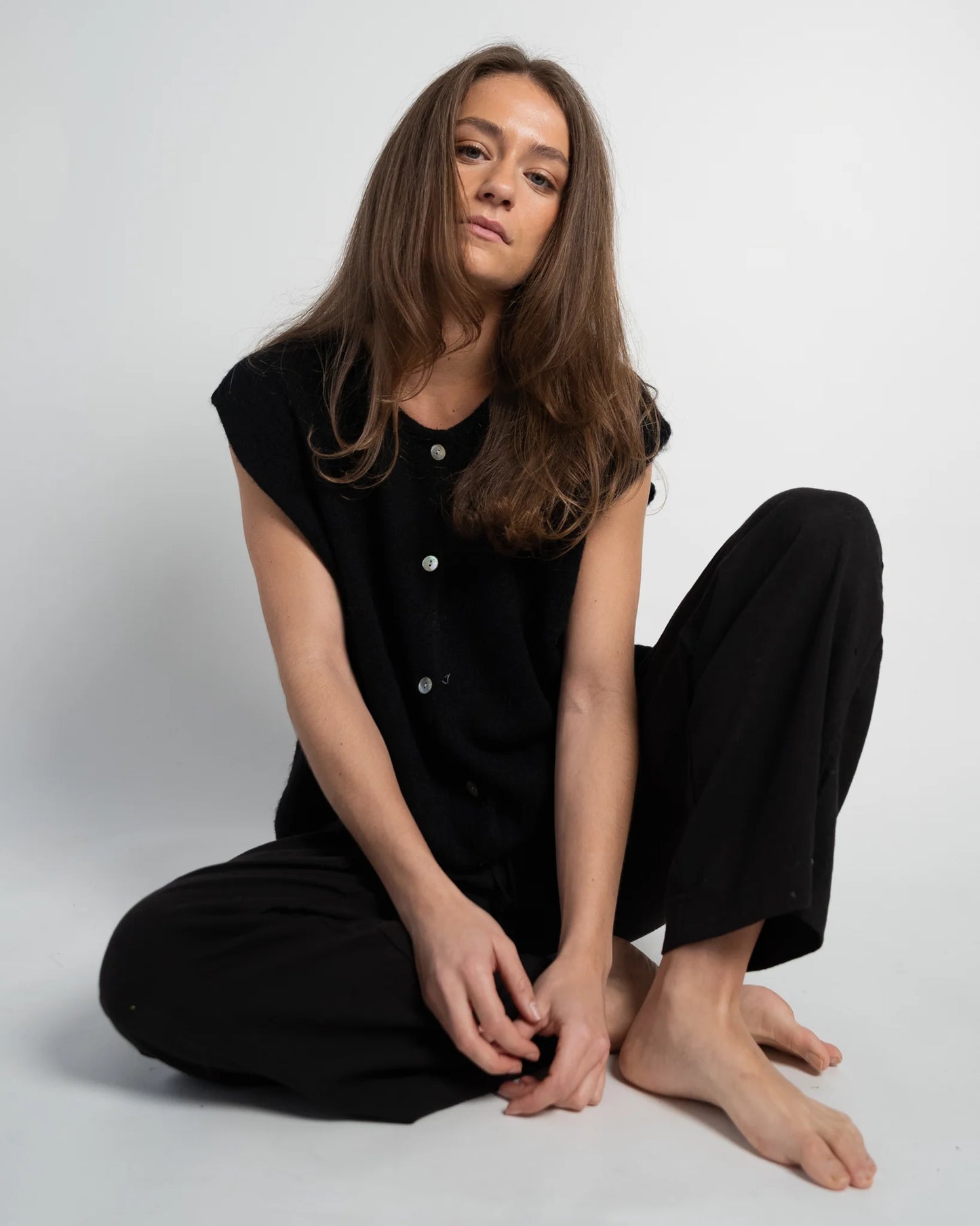 Lou & Odette | Demi Sleeveless Round Neck - Black