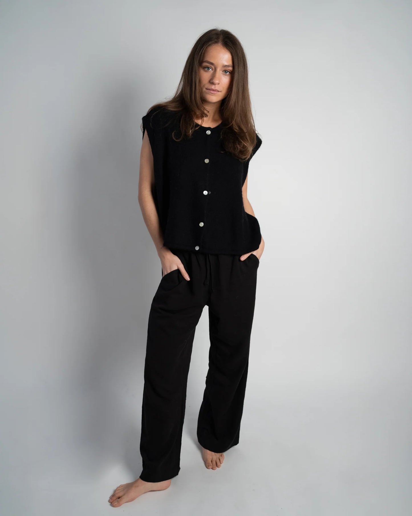 Lou & Odette | Demi Sleeveless Round Neck - Black