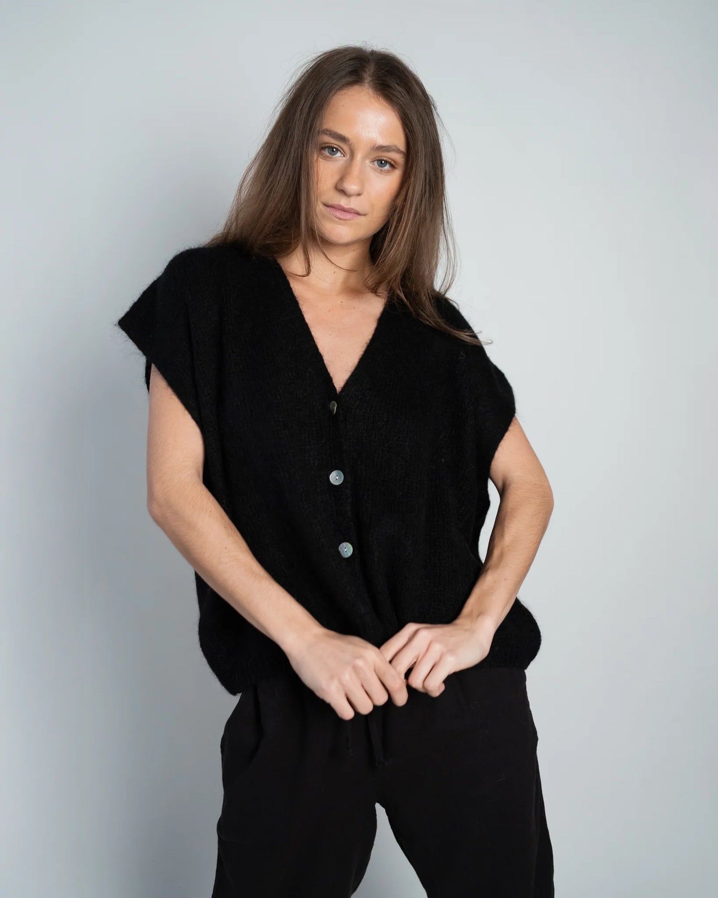 Lou & Odette | Elli Sleeveless V-Neck - Black
