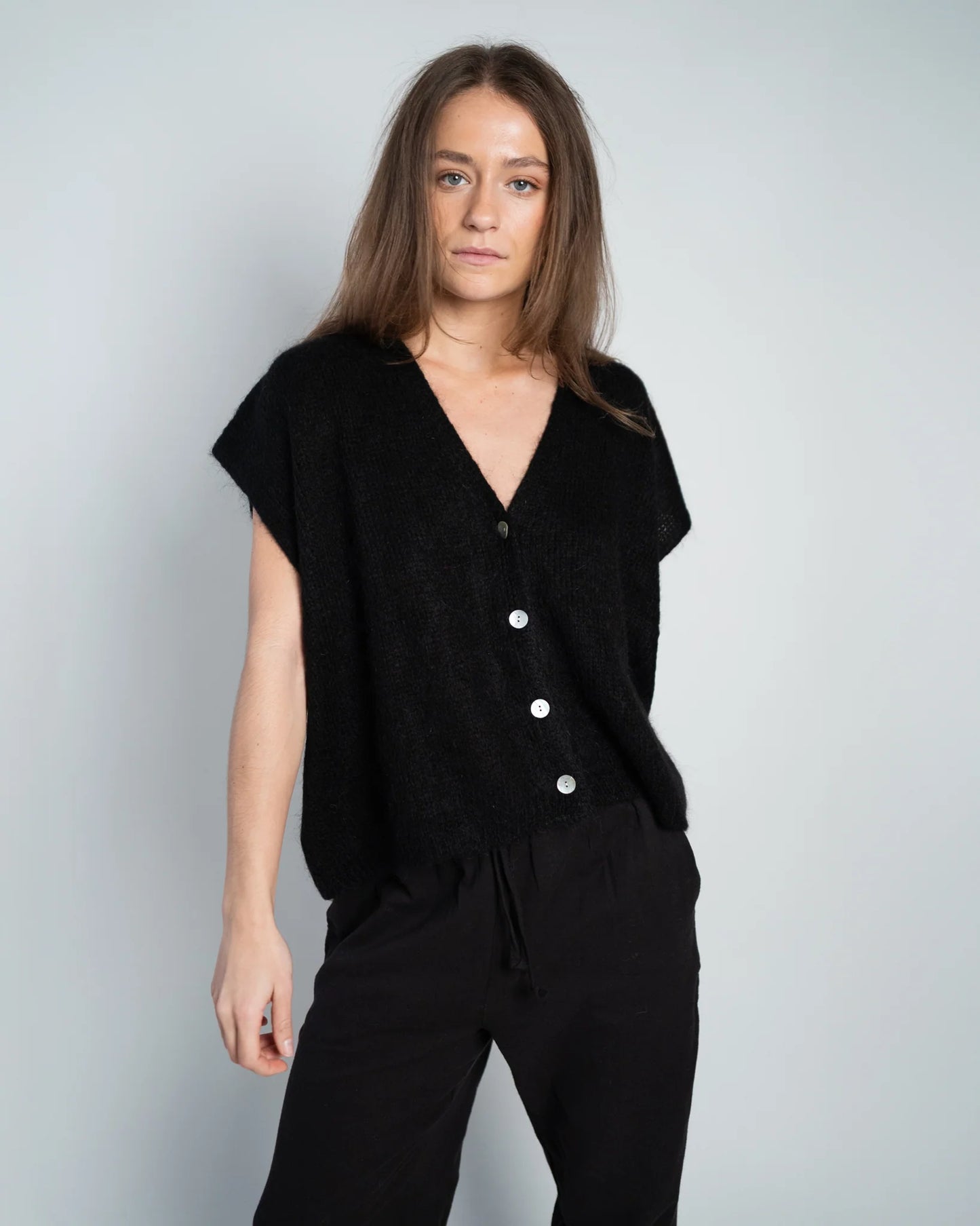 Lou & Odette | Elli Sleeveless V-Neck - Black