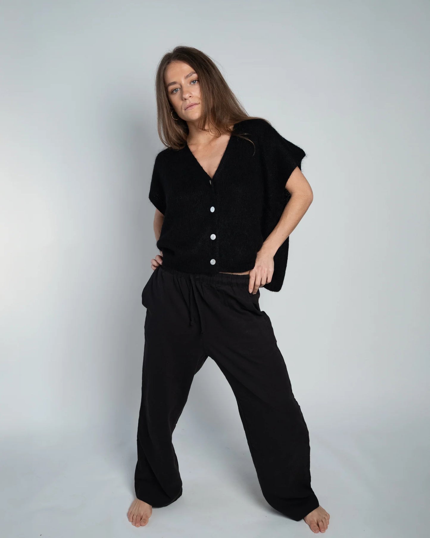 Lou & Odette | Elli Sleeveless V-Neck - Black