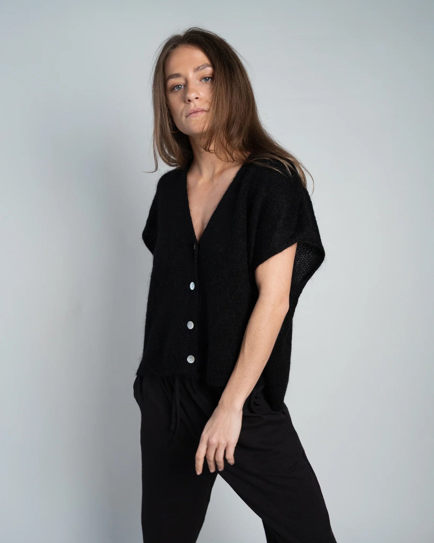 Lou & Odette | Elli Sleeveless V-Neck - Black