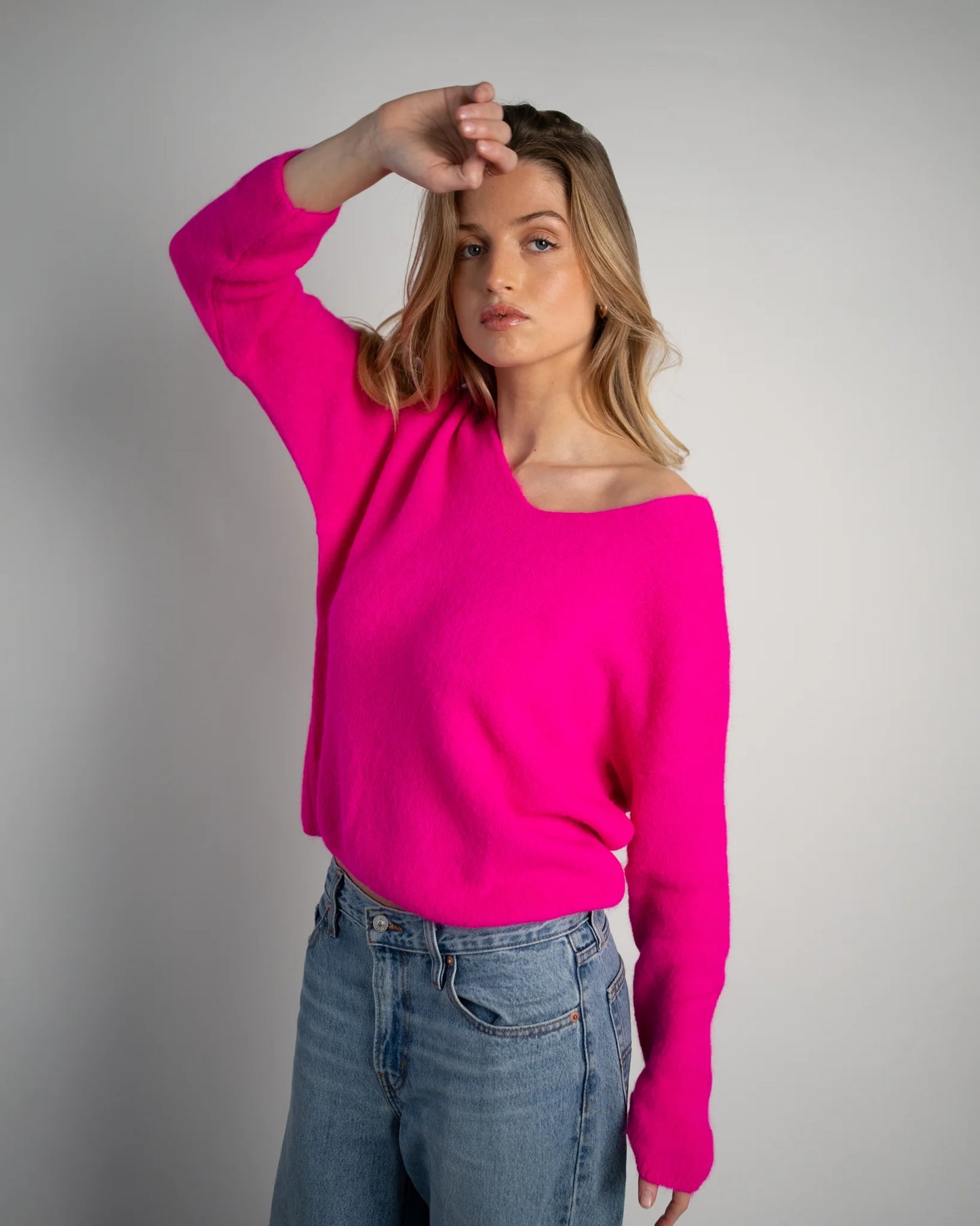 Lou & Odette | Bibi Pullover V-neck - Neon Pink